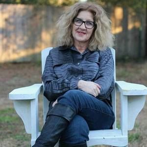 Meet your Posher, Adele